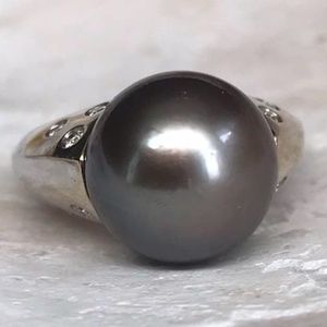 0.30ct Diamonds 14kt White Gold South Sea Black Pearl Ring